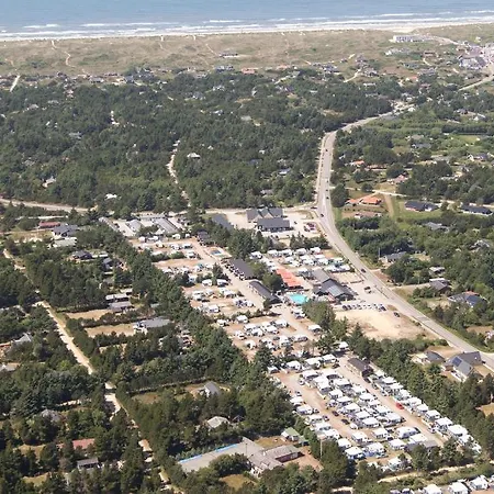 캠프장 Vejers Family Camping & 베제르 스트란드